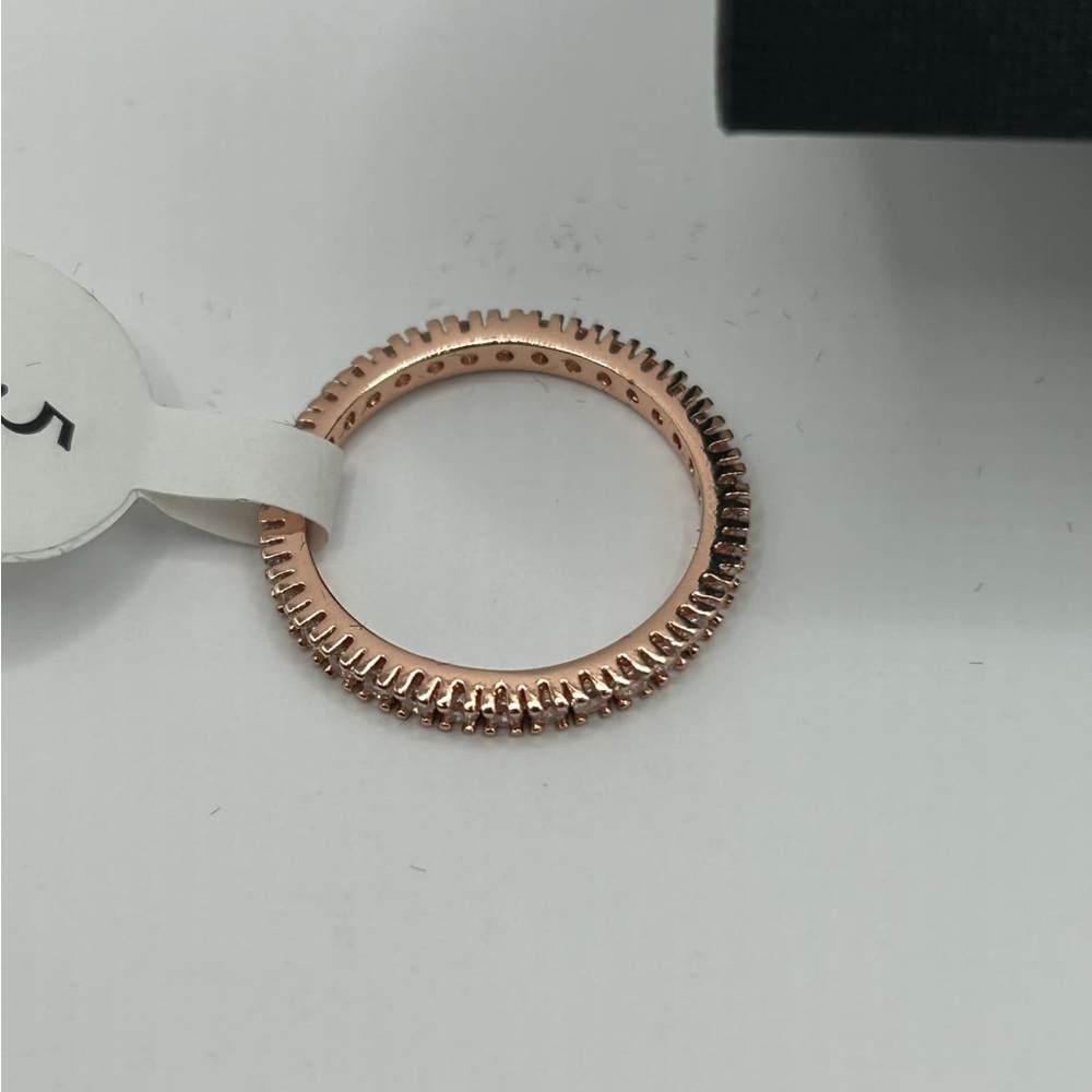 18k Gold Plated Chanel Set Ring 
Size 5,6,8,9 available - Picture 5 of 6